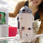 「R2-D2」が冷蔵庫の見張り番に - 扉を開けるとおしゃべりするガジェット