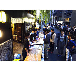 東京都中央区で「新富町はしご酒」 - グラス片手に19店舗をちょい飲み!
