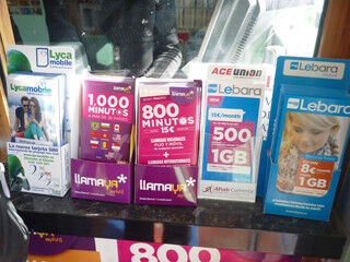 海外モバイルトピックス (88) 八百屋や雑貨屋でも買える! スペインの格安SIM売り場の現状