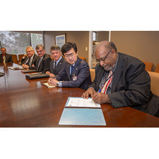 ホンダジェット、米国連邦航空局から事前型式証明取得--試験・審査ほぼ完了