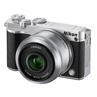 ニコン、「Nikon 1 J5」購入者にサンディスクのmicroSDをプレゼント