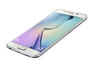 「Galaxy S6 edge」は曲がる? 十分な強度を示す動画をSamsungが公開
