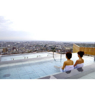 大阪・箕面に1000万ドルの夜景を眺める天空の露天風呂「天空湯屋」オープン