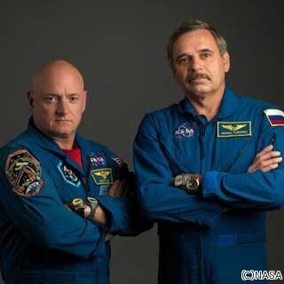 宇宙飛行士2人、1年間の国際宇宙ステーション滞在を開始