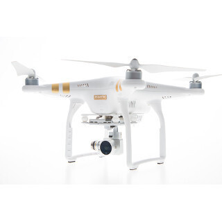 4K/30pの空撮ができるドローン「Phantom 3」が登場