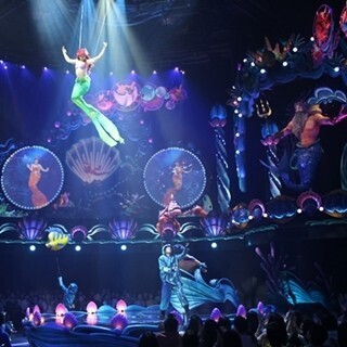 ディズニーシー『リトル･マーメイド』の新ショー披露! アリエルの歌声に拍手