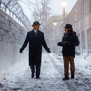 監督スピルバーグ&主演トム･ハンクス&脚本コーエン兄弟の話題作、来年公開!