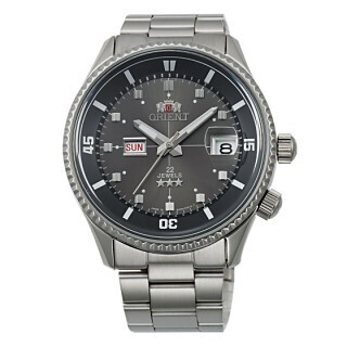 オリエント、武骨な大ぶりケースがそそる機械式時計「キングマスター」