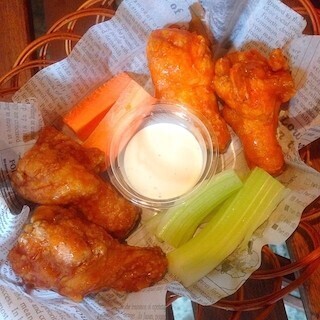 東京都豊島区・BUFFALO WINGS & SMILEで、2倍増量イベントを開催