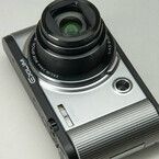 スマートフォンを経由する最新コミュニケーションツール!? カシオのデジタルカメラ「EXILIM EX-ZR1600」を試す
