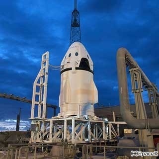 ロケットから脱出せよ! - 「ドラゴンV2」宇宙船のちょっと変わった初飛行 (1) 宇宙飛行士の命を救う「打ち上げ中断システム」