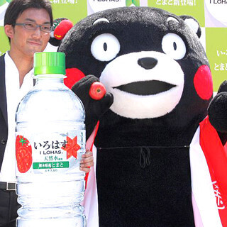 東京都・お台場でくまモンが「い･ろ･は･す とまと」を熱烈PR