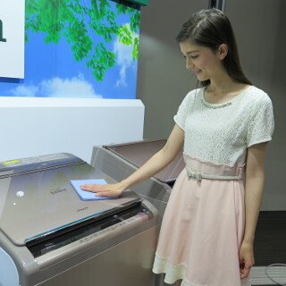 すすぎ残し問題、解決なるか? - 日立、縦型洗濯機「ビートウォッシュ」発表会