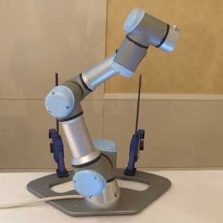 ボタンひとつで動きを設定できる産業用ロボット - Universal Robots CEOが自社製品を説明