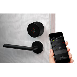 スマホを使って鍵を開閉する「danalock」が7月発売