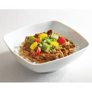 LCCのピーチ、夏機内食にたこ焼きに合うロゼや炭火焼肉たむらの焼肉丼登場