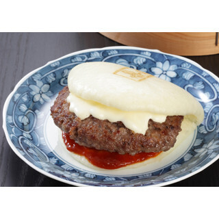 "角煮まんじゅう"がハンバーガーに! ありそうでなかった「白バーガー」登場