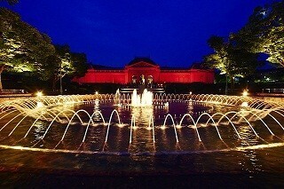 京都国立博物館を赤くライトアップ! 国内初の「カルティエ ロワイヤル」