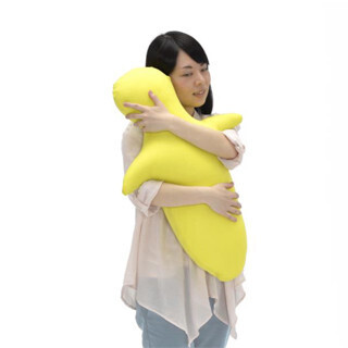 京都西川、クッション型コミュニケーションメディア「ハグビー」を発売