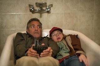 ジョージ･クルーニーが戦う!『トゥモローランド』のアクション映像公開