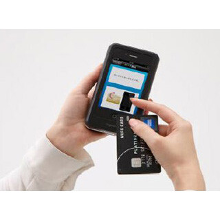 スウォッチグループ店舗でモバイル端末使った「外貨建てカード決済サービス」