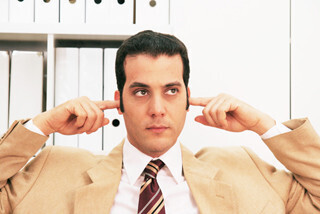 すぐ他人を否定する人と仕事をするときに、有効な言い方とは