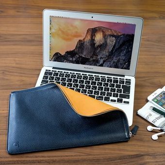 高級志向の本革MacBook Air専用ケース - 13インチ用は40,000円