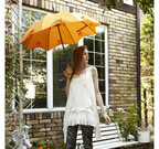 エリザベス2世も愛用するイギリスの傘ブランドに新色が登場