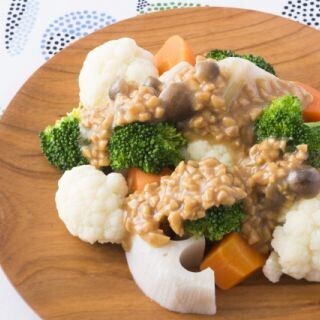 納豆がドレッシングに! どんな野菜にも合い、汎用性高すぎ!!