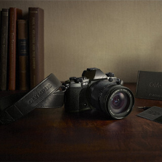 オリンパス、チタンカラーの「OM-D E-M5 Mark II」発売日決定