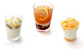 モスバーガー、夏季限定「ティーゼリーティーココナッツソース」など発売