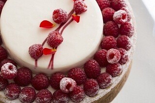 ヒルトン東京、恋するプリンセスの結婚をイメージしたデザートブッフェ開催