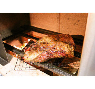 東京都渋谷区の&quot;6kgのかたまり肉&quot;を提供するレストランが1周年企画を開催中