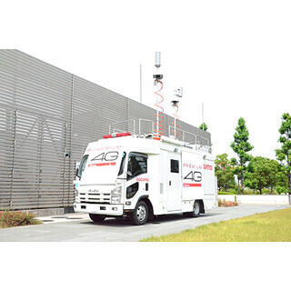 ドコモ、「PREMIUM 4G」対応の移動基地局車を28日から運用開始