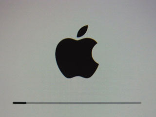 ソフトウェアアップデート時のりんごマーク、しばらく表示されるのはなぜ? - いまさら聞けないiPhoneのなぜ