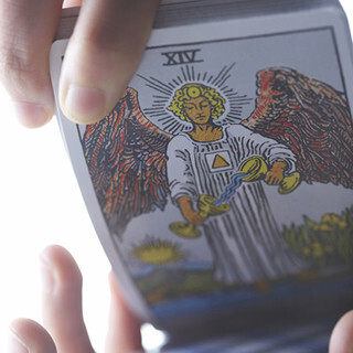 恋愛運も自分で占える! 初心者向けタロットのいろは (1) タロット占いって、どんな占い?