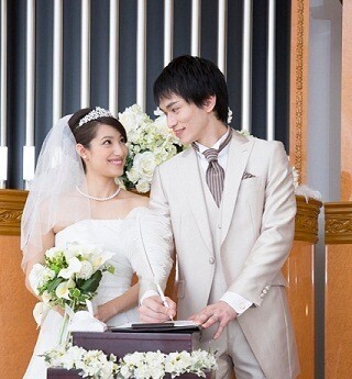 「婚前契約」って何を決めておくものなんですか? 弁護士に聞いた