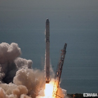ファルコン9ロケット、初の打ち上げ失敗 (3) 民間主導の宇宙開発に立ちふさがった試練