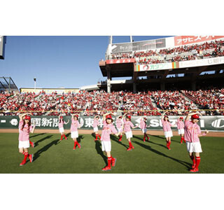 球場で働くカープ女子13人で結成! 球団公認のガールズユニットがデビュー