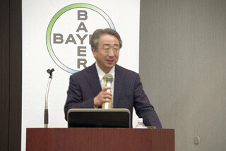 その目の違和感、本当に老化? 中高年に多い病気「加齢黄斑変性」とは