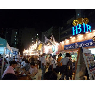 東京都・歌舞伎町で樽生ドイツビールが楽しめるオクトーバーフェスト開催