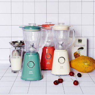 イデア「BRUNO」、レトロなデザインのコンパクトブレンダー