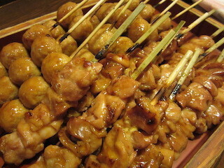 8月10日は"焼き鳥の日"! 、国産炭火焼き鳥を1本10円で販売 - 鮒忠