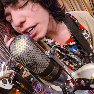 GoPro Heroをギターに取り付けられるアクセサリー