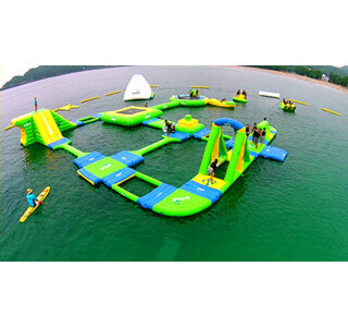 静岡県・弓ヶ浜海岸に浮上施設"SPLASH WATER PARK"登場! 日本初の遊具も