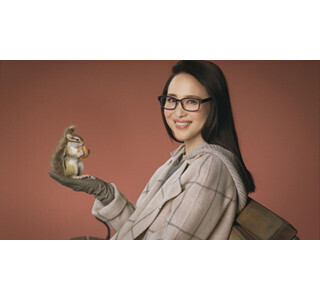 眼鏡市場の新CMに松田聖子が登場 - 丸型フレーム着用で聖子スマイル!