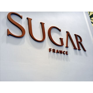 海外モバイルトピックス (93) スワロフスキーで装飾した本気の女子スマホ「Sugar」に注目