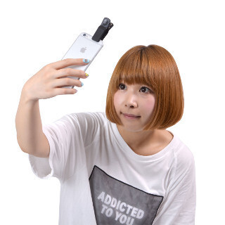 サンコー、スマホに挟むだけで小顔になれる自撮りレンズ発売