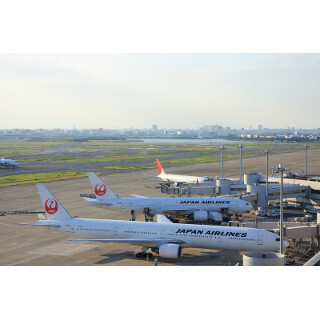 JAL、三越伊勢丹と包括的業務提携へ - ポイント交換や新カード、商品開発も