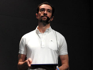 学習者の体験を作るデジタル教材とは - 早稲田大学アルベリッツィ准教授が語るiPad活用の成果